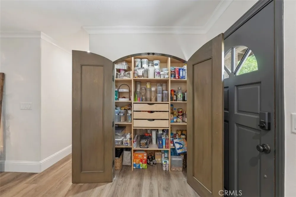 554 Calle Jazmin Thousand Oaks, CA 91360