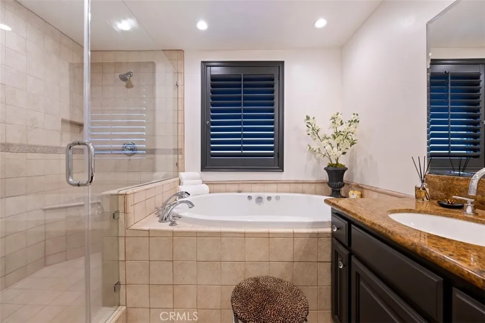 554 Calle Jazmin Thousand Oaks, CA 91360