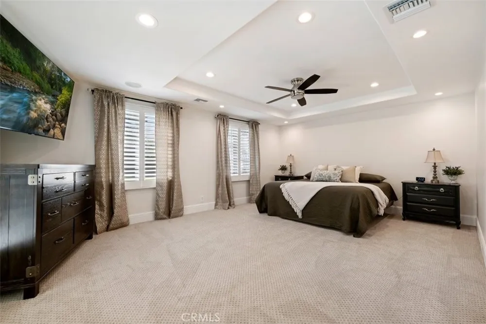 554 Calle Jazmin Thousand Oaks, CA 91360