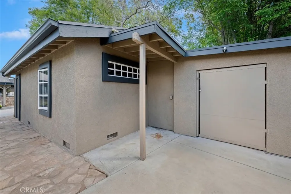 554 Calle Jazmin Thousand Oaks, CA 91360