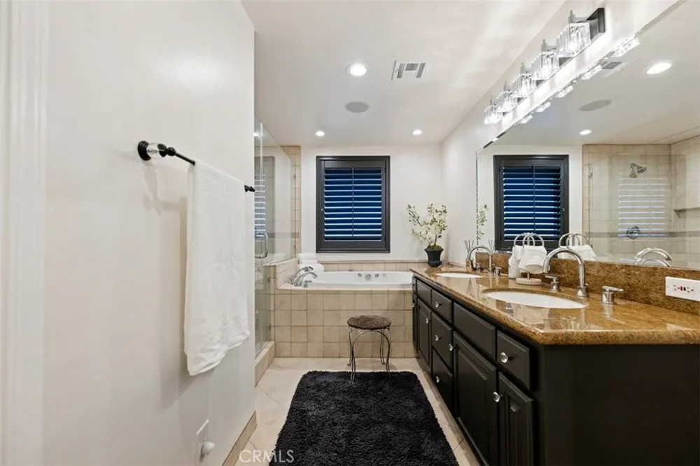 554 Calle Jazmin Thousand Oaks, CA 91360
