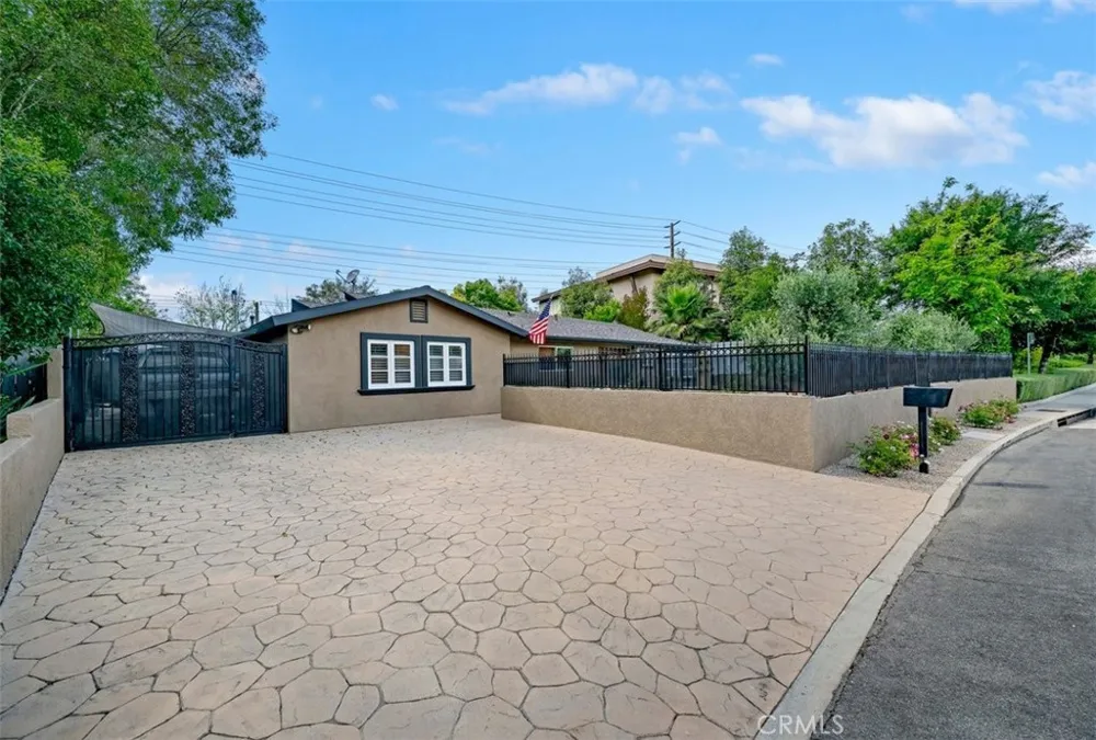 554 Calle Jazmin Thousand Oaks, CA 91360