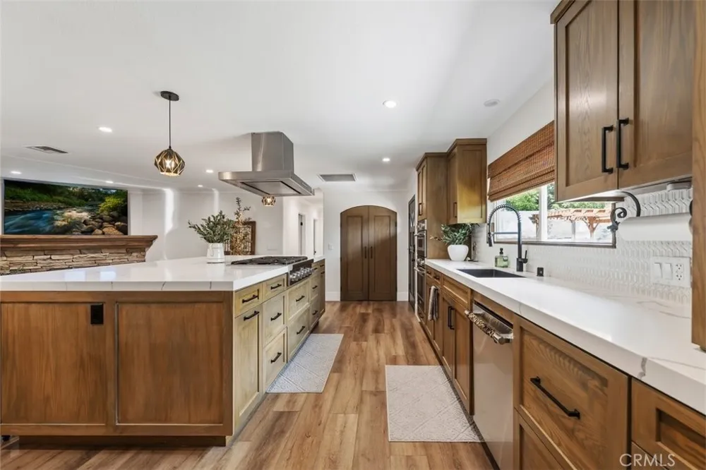 554 Calle Jazmin Thousand Oaks, CA 91360