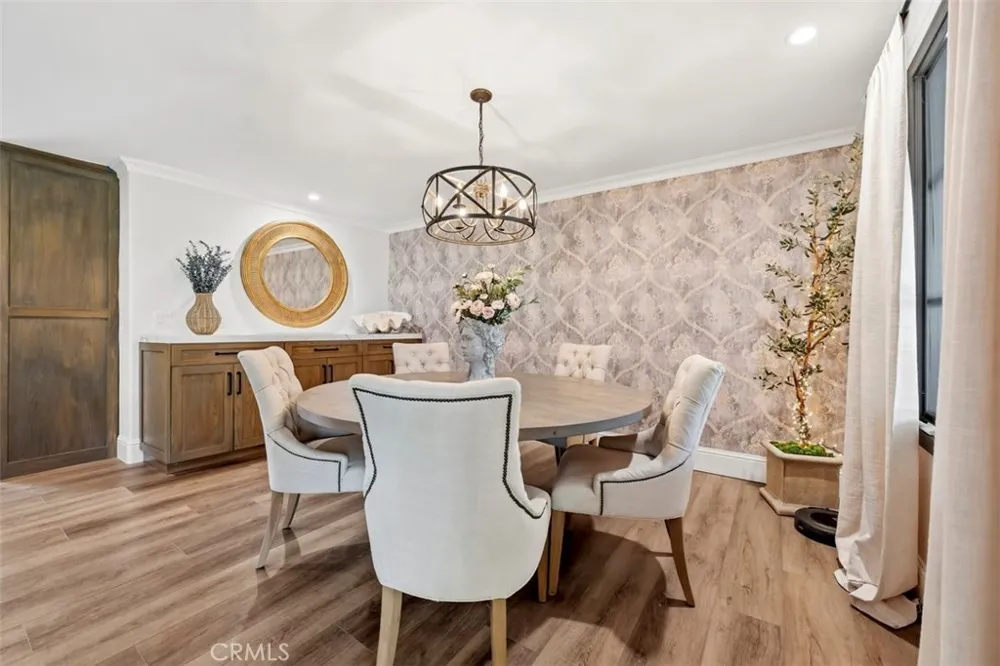 554 Calle Jazmin Thousand Oaks, CA 91360
