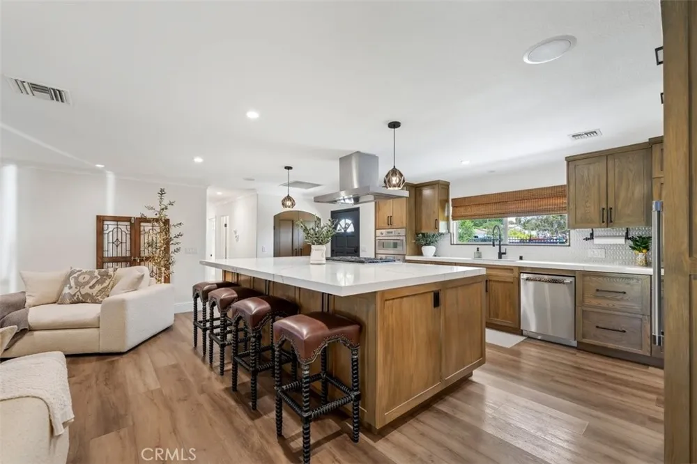 554 Calle Jazmin Thousand Oaks, CA 91360