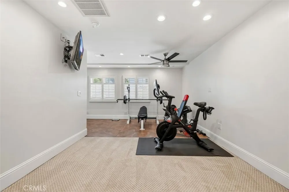 554 Calle Jazmin Thousand Oaks, CA 91360