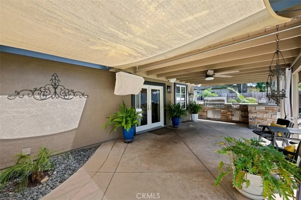 554 Calle Jazmin Thousand Oaks, CA 91360