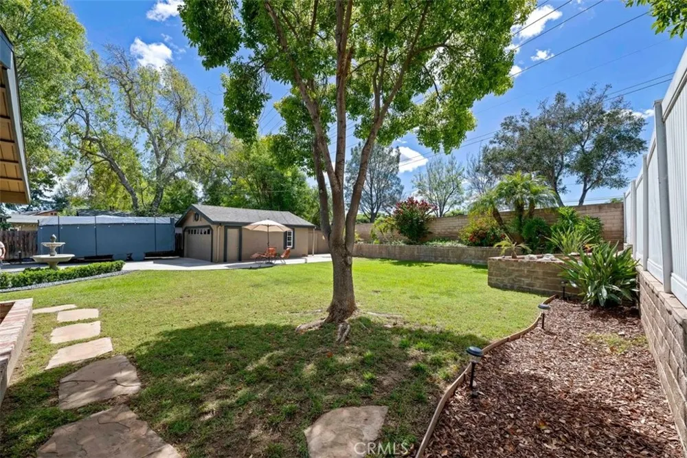 554 Calle Jazmin Thousand Oaks, CA 91360