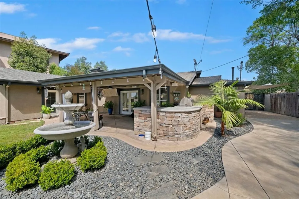 554 Calle Jazmin Thousand Oaks, CA 91360
