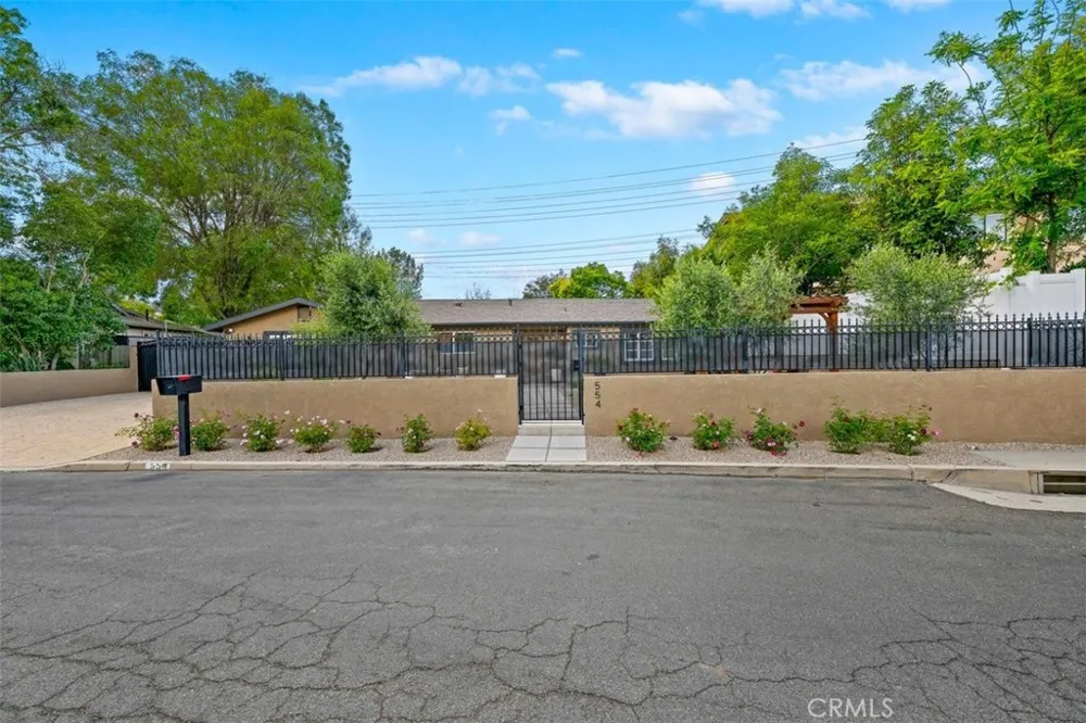 554 Calle Jazmin Thousand Oaks, CA 91360