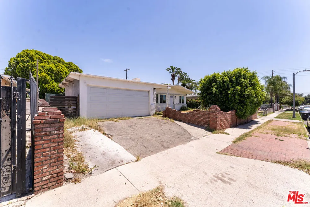 9870 Woodale Avenue Arleta, CA 91331