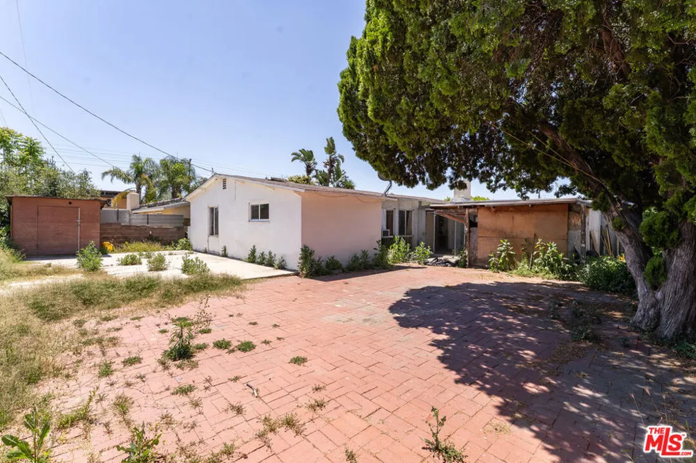 9870 Woodale Avenue Arleta, CA 91331
