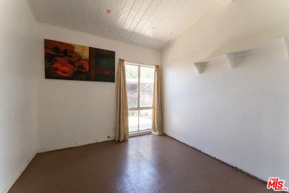 9870 Woodale Avenue Arleta, CA 91331