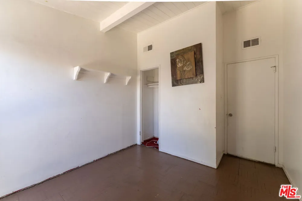 9870 Woodale Avenue Arleta, CA 91331