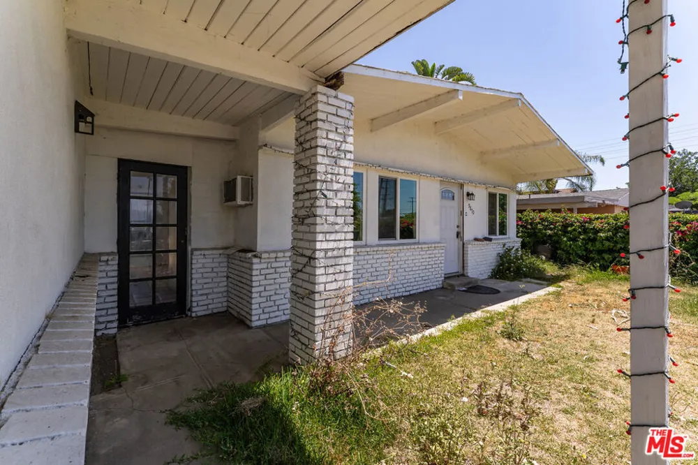 9870 Woodale Avenue Arleta, CA 91331