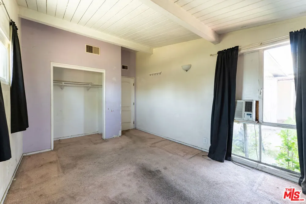 9870 Woodale Avenue Arleta, CA 91331