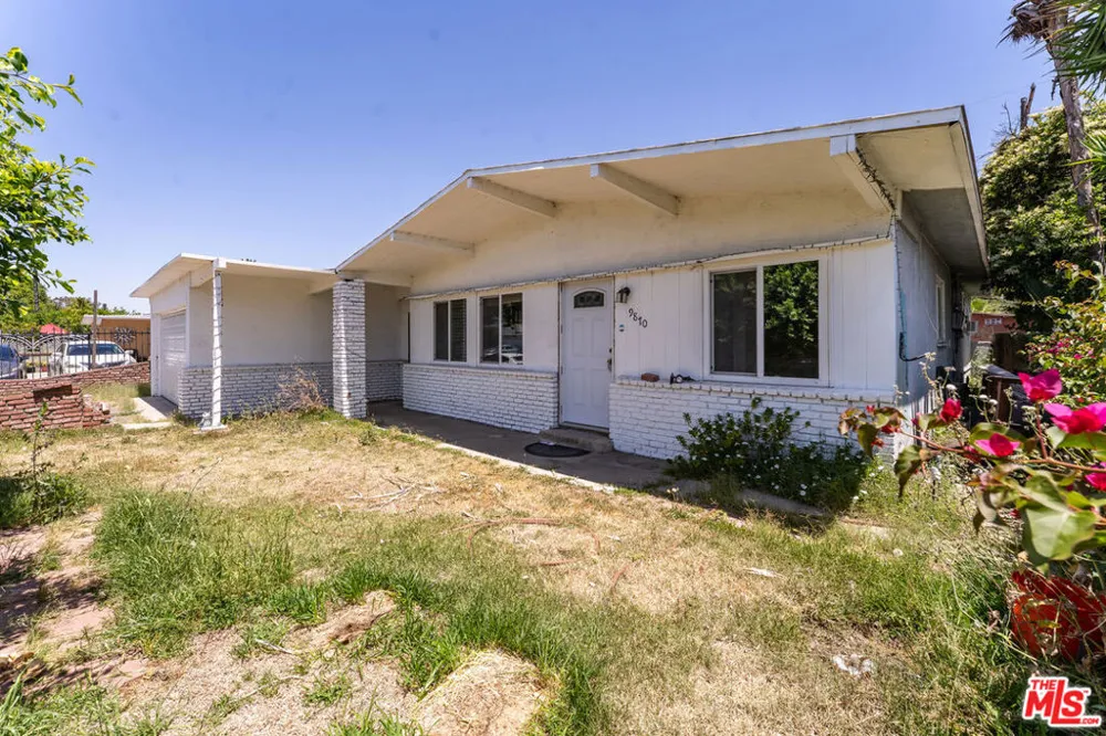 9870 Woodale Avenue Arleta, CA 91331