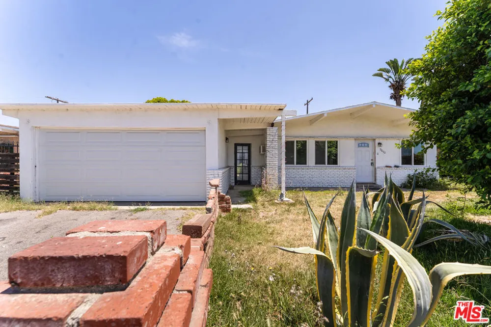 9870 Woodale Avenue Arleta, CA 91331