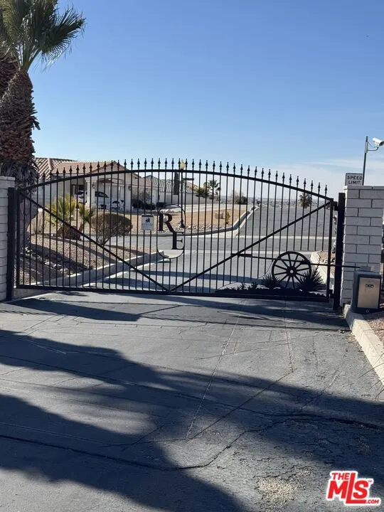 S RIDGE LANE Apple Valley, CA 92307