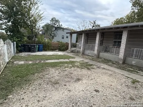1216 GARDINA ST Unit 1216
