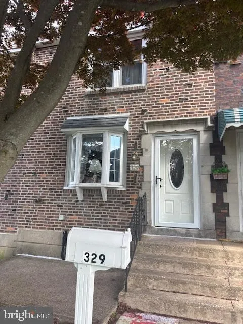 329 OAK AVENUE