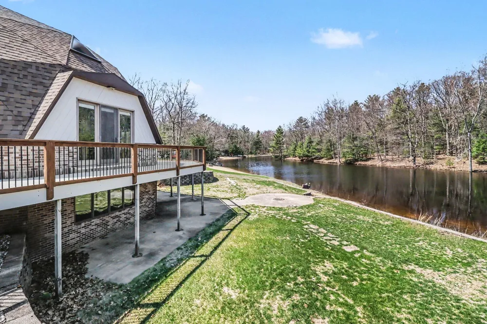 8284 W Lake Holiday Drive Mears, MI 49436