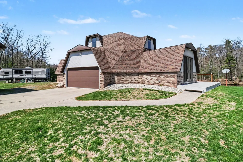 8284 W Lake Holiday Drive Mears, MI 49436