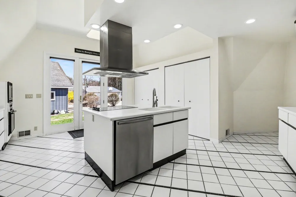 8284 W Lake Holiday Drive Mears, MI 49436