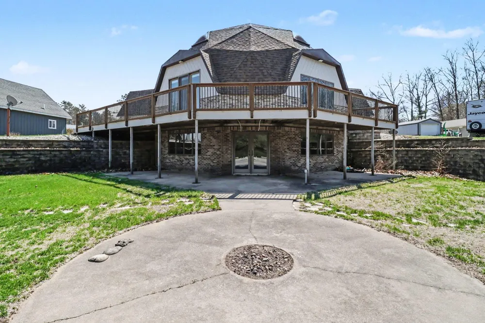 8284 W Lake Holiday Drive Mears, MI 49436