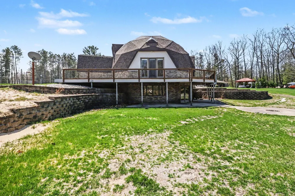 8284 W Lake Holiday Drive Mears, MI 49436