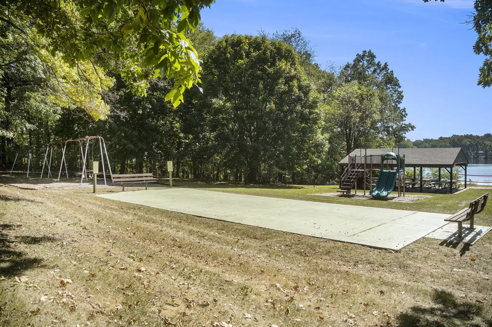 132 Hollybrook Ct Jerome, MI 49249