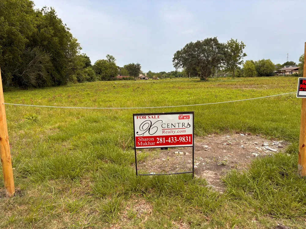 2933 Indiana Street Fresno, TX 77545