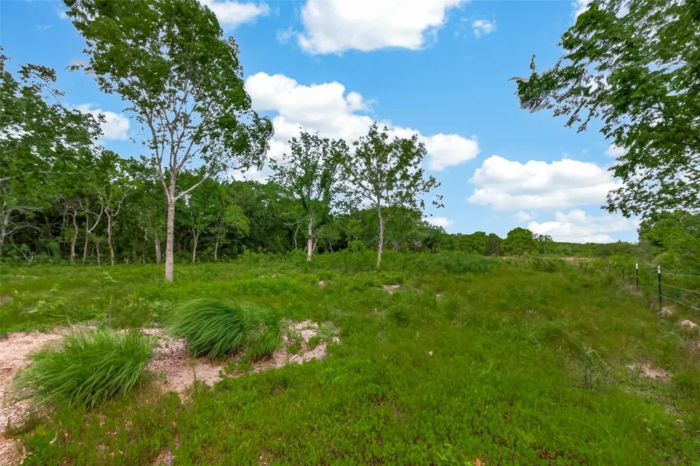 7600 Hacker Road Hitchcock, TX 77563