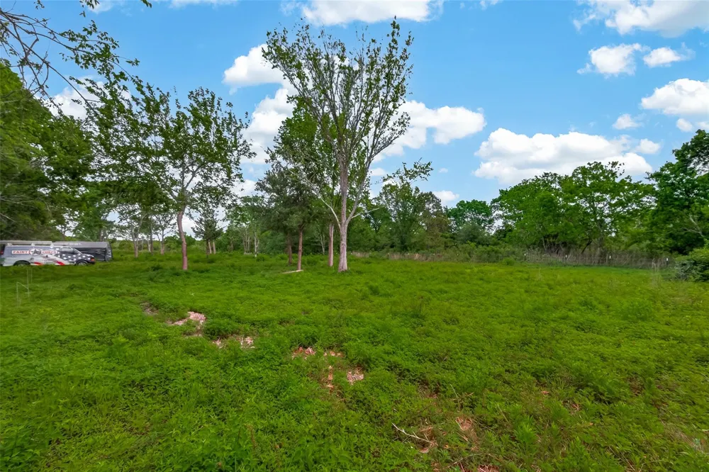 7600 Hacker Road Hitchcock, TX 77563