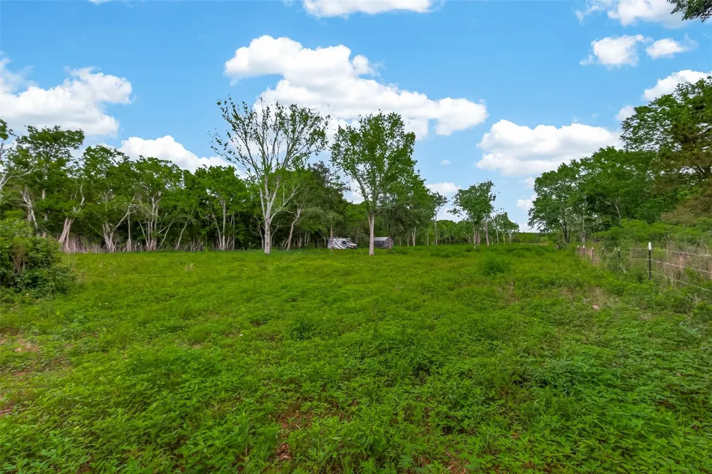 7600 Hacker Road Hitchcock, TX 77563