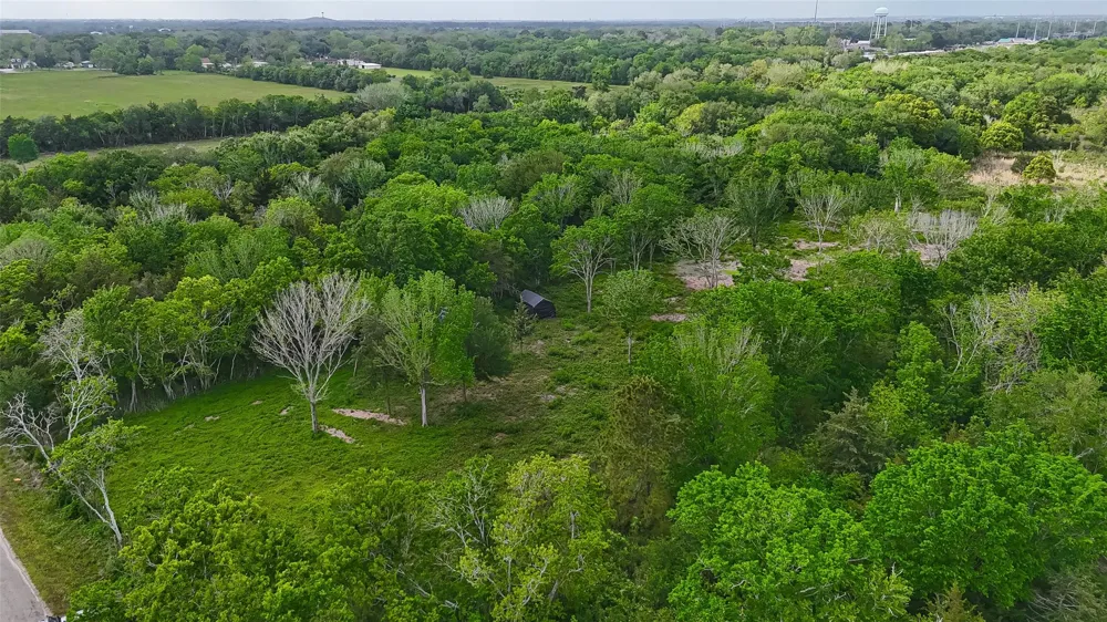 7600 Hacker Road Hitchcock, TX 77563