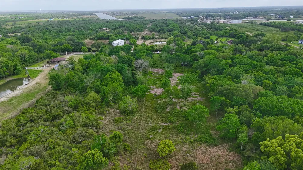 7600 Hacker Road Hitchcock, TX 77563