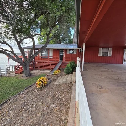 8442 Lago Vista Drive