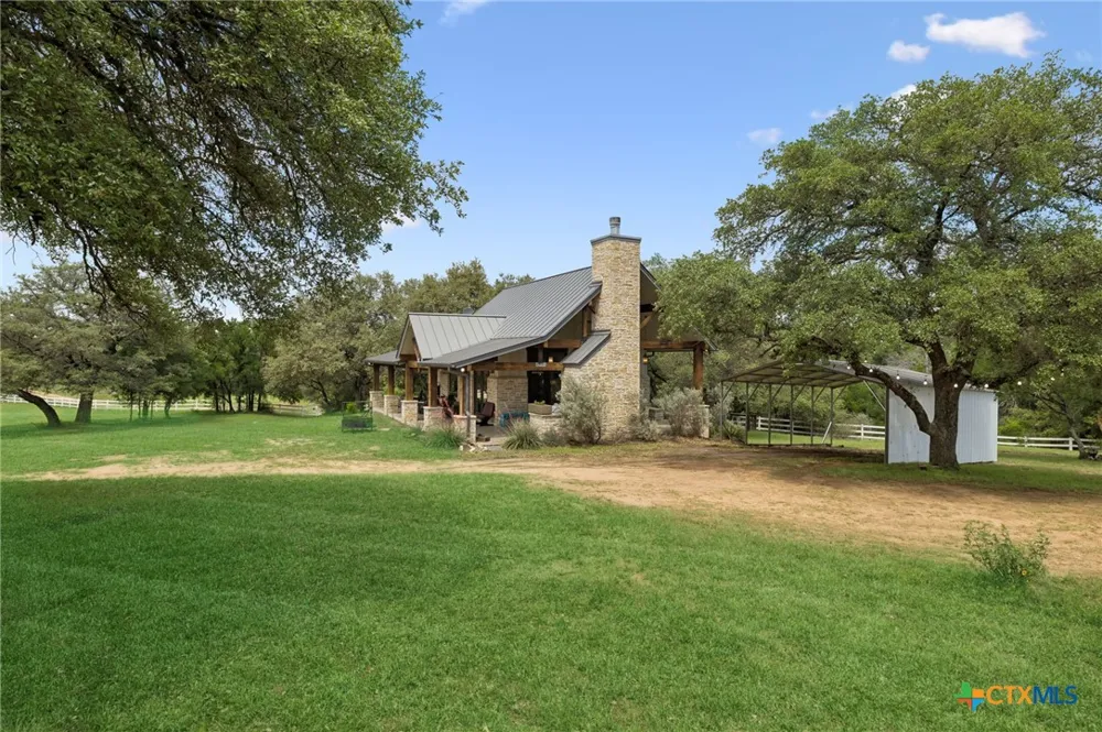 1450 Fm 2342 Kingsland, TX 78639