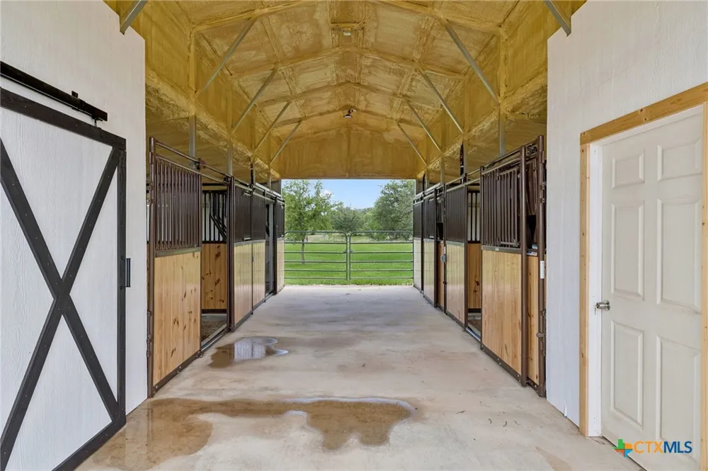 1450 Fm 2342 Kingsland, TX 78639