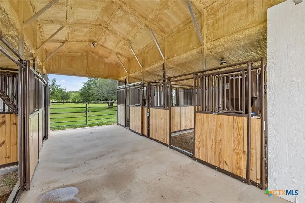 1450 Fm 2342 Kingsland, TX 78639