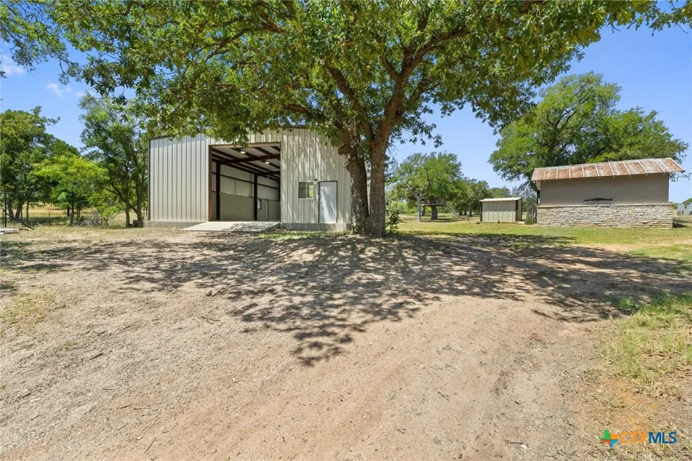 1450 Fm 2342 Kingsland, TX 78639