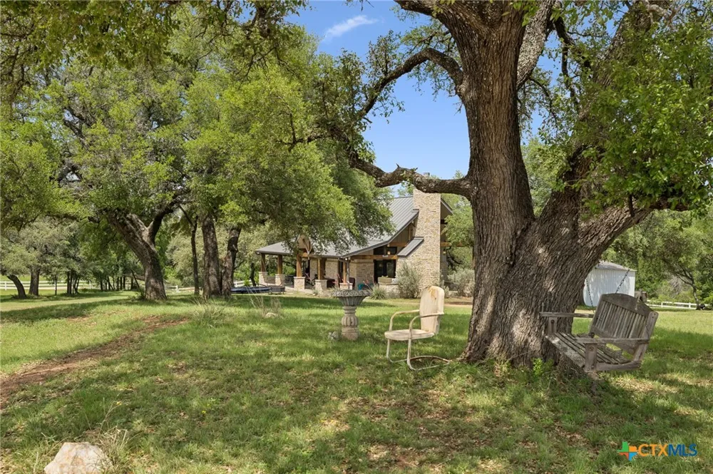 1450 Fm 2342 Kingsland, TX 78639