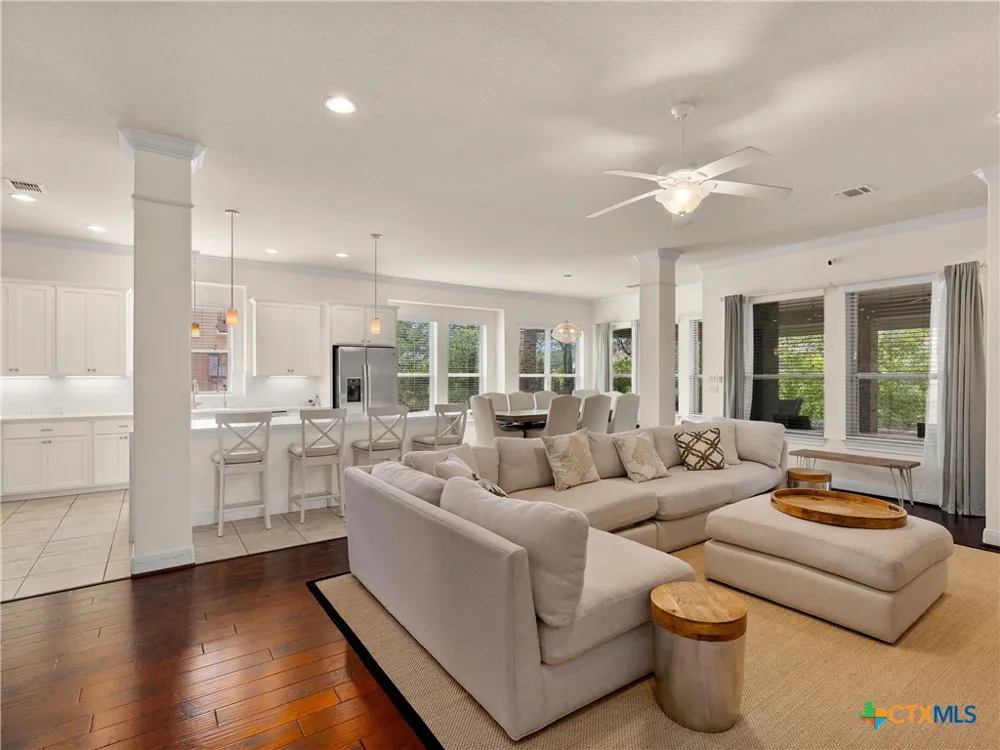 18003 Resort View San Antonio, TX 78255