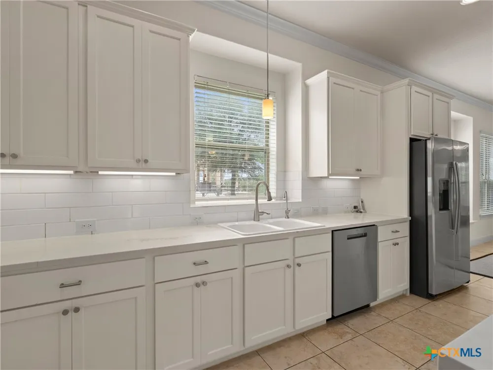 18003 Resort View San Antonio, TX 78255