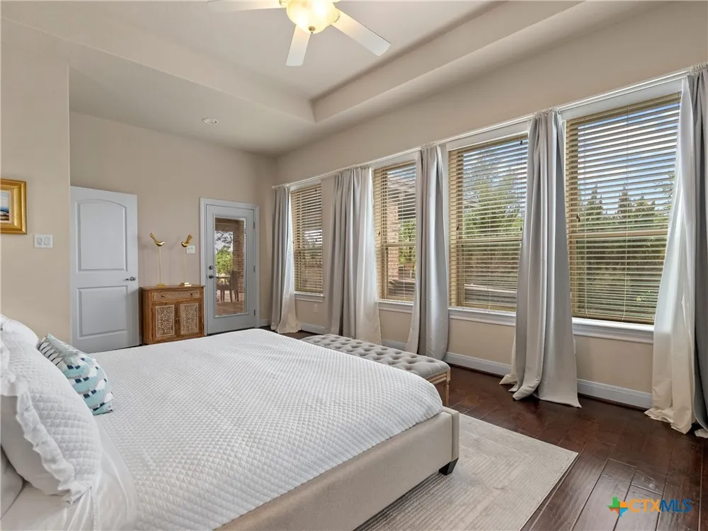 18003 Resort View San Antonio, TX 78255