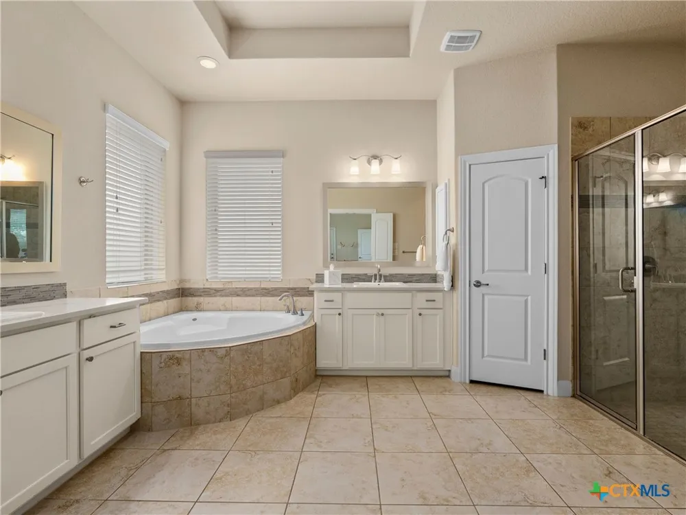 18003 Resort View San Antonio, TX 78255