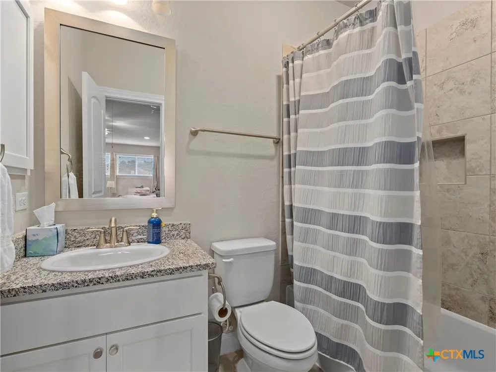 18003 Resort View San Antonio, TX 78255