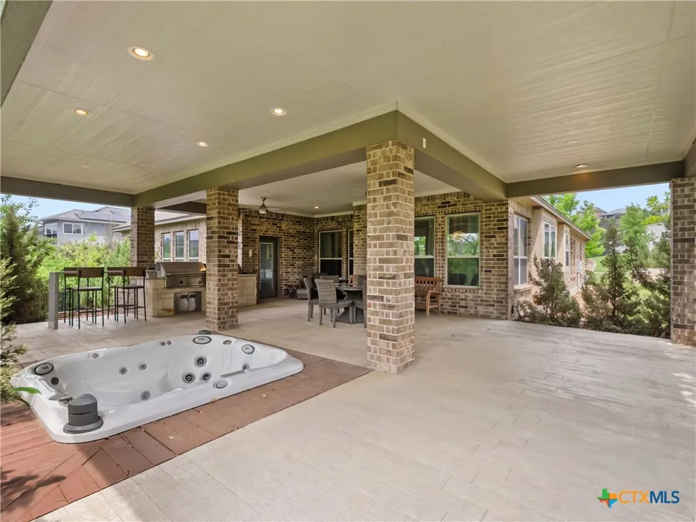 18003 Resort View San Antonio, TX 78255