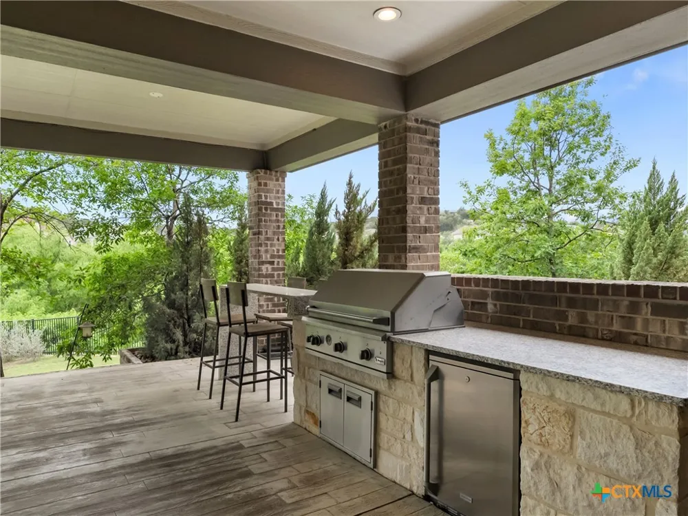 18003 Resort View San Antonio, TX 78255